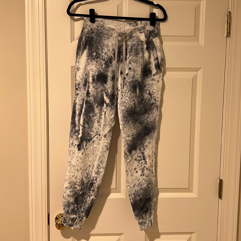 Lululemon joggers
